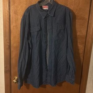 Men’s denim wrangler, extra large tall shirt